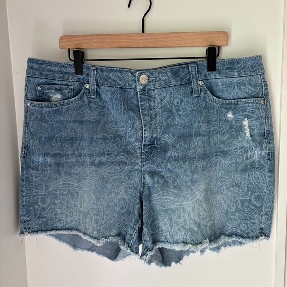 SEVEN7 Stretch Distressed Paisley Jean Weekend Short Woman's Size 18 - Picture 1 of 8